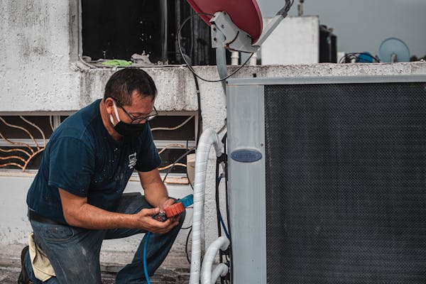 Refrigerant pressure check